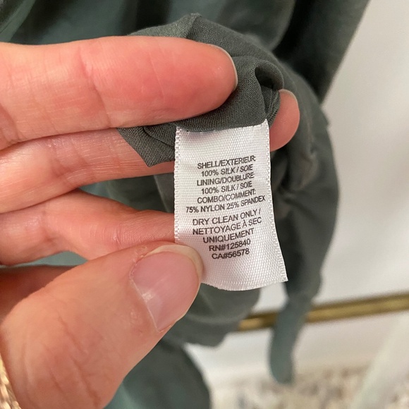 Intermix Elsie Silk Cowl Neck Sleeveless Green Bodysuit Size P - Picture 7 of 7